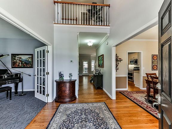 3rd image of 245 Mountain View Dr