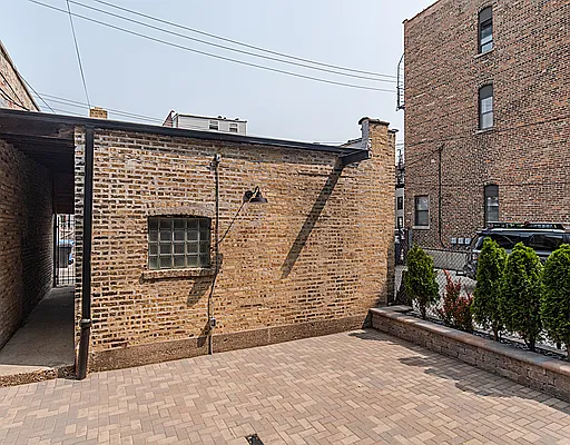 1304 W Ohio St #2F — Photo 12