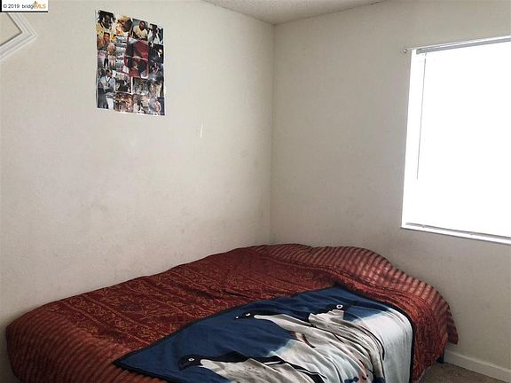 5th image of 2126 Banyan Way