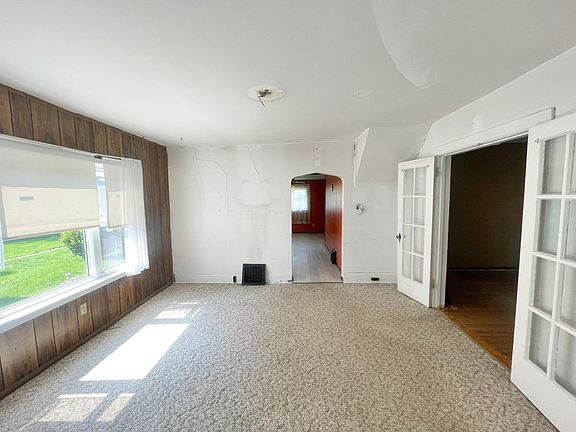5th image of 350 Letford St