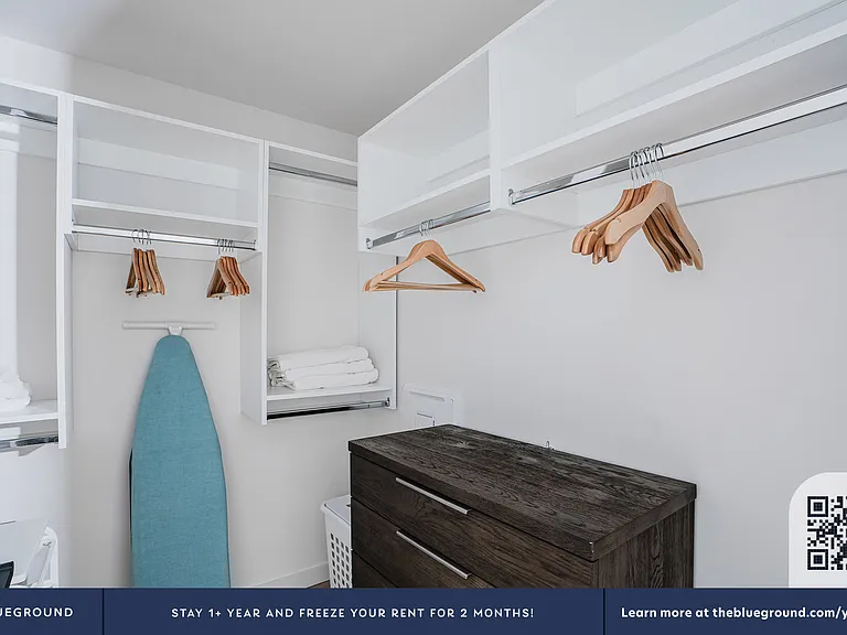Walk-in Closet