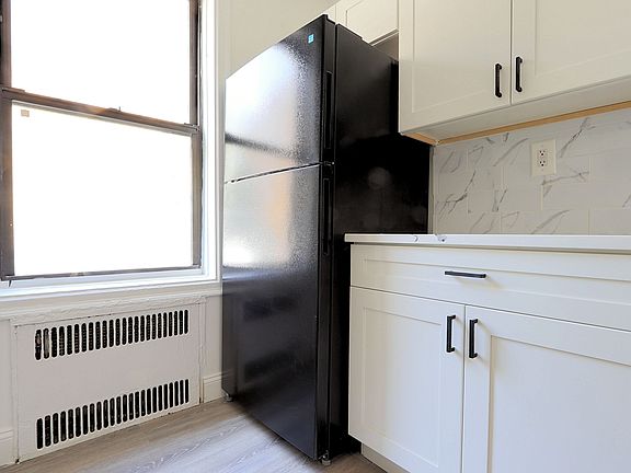 3rd image of 1810 Avenue N #1S