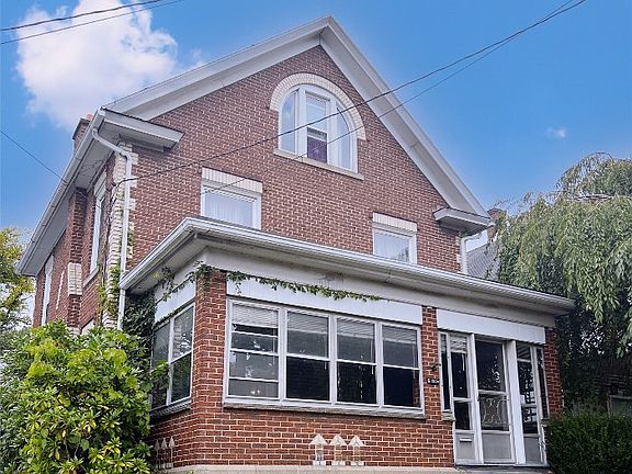 3rd image of 601 Washington St