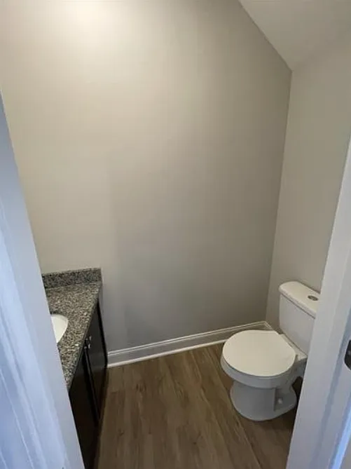 108 Blue St - B — Photo 4