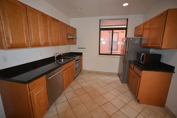 Rented by Voro, LLC | media 9