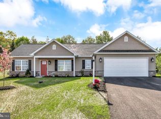 320 Barclay Dr, Red Lion, PA 17356