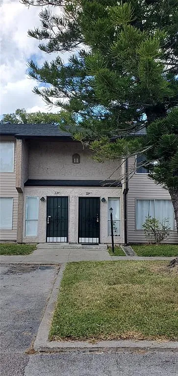 2 bed, 1.5 bath, 1174 sqft, $1,600 — Photo 1
