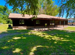402 W Rogers St, Oilton, OK 74052