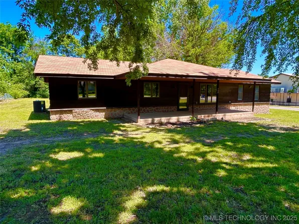 402 W Rogers St, Oilton, OK 74052