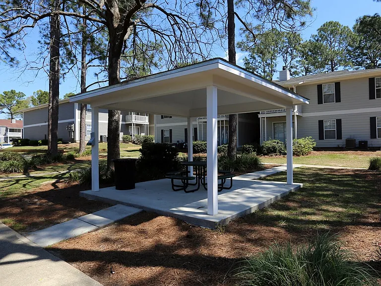 park-west-mobile-al-building-photo (6)