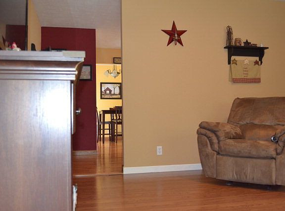 3rd image of 120 N Branson Ct