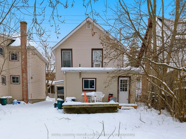511 Victoria St — Photo 6