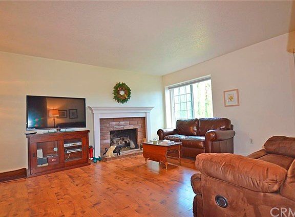 3rd image of 3815 Bayberry Dr