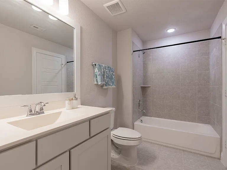 16611 Highland Country Dr — Photo 26