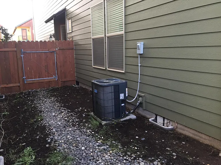 205 SE 197th Pl — Photo 15
