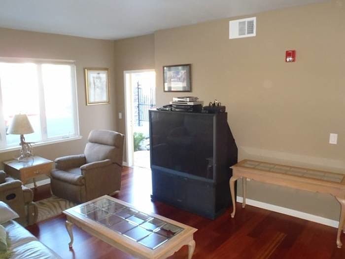 2nd image of 1450 Idlewild Dr Unit 914