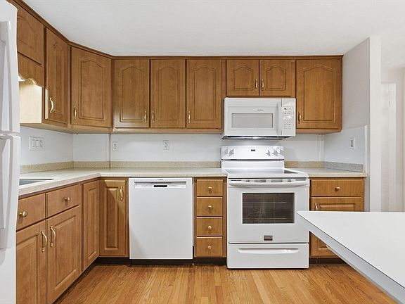 3rd image of 3 Spruce St