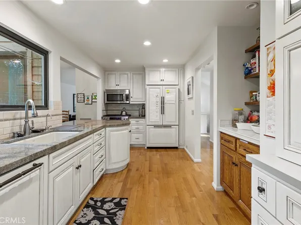 672 Serrano Dr APT 9, San Luis Obispo, CA 93405