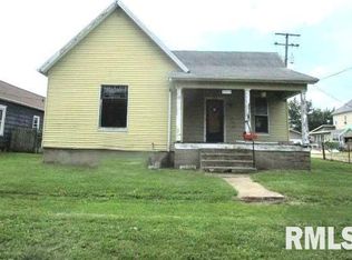 534 E Maple St, Canton, IL 61520