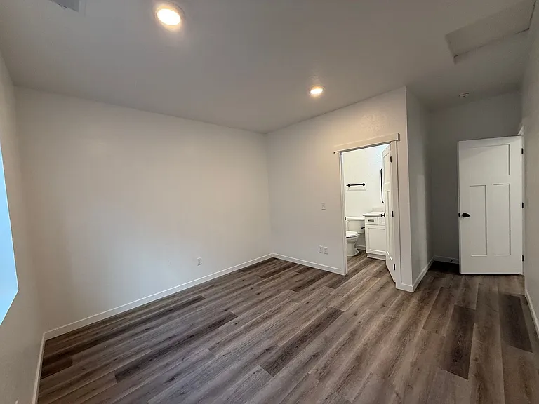 3710 E Liberty Ave — Photo 9