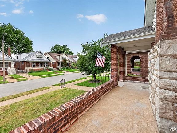 3rd image of 5728 Holly Hills Ave