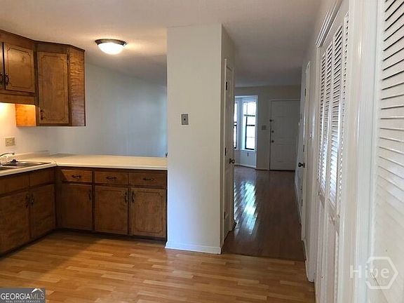 3rd image of 415 Peabody St