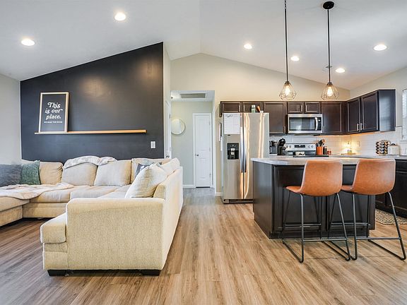 5th image of 3625 Ebbets Dr