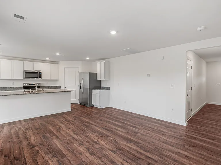 6829 Prospect Hill Ln — Photo 7