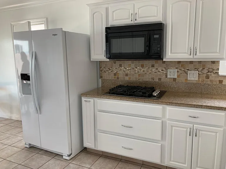 6811 Oxford Dr — Photo 16