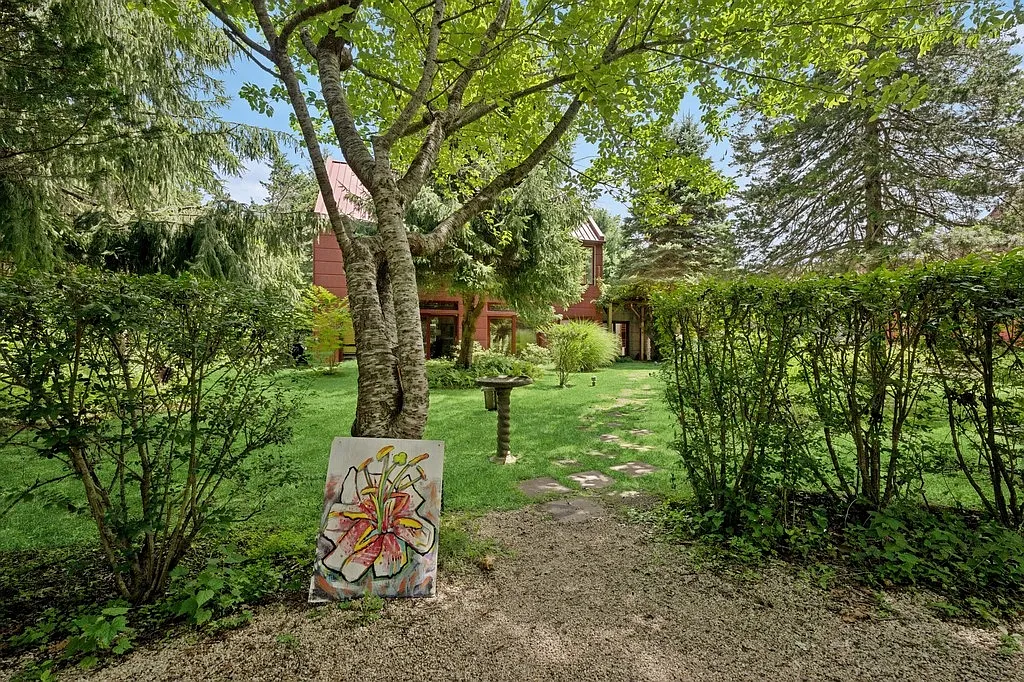 Sagaponack Artist Retreat with Golf Course Vistas 2 week rental — Photo 3