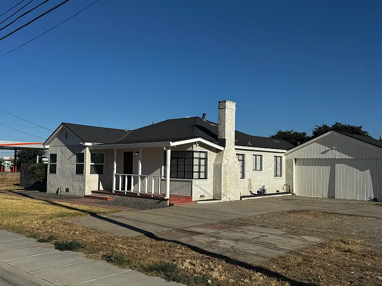 1630 E Whitmore Ave — Photo 2