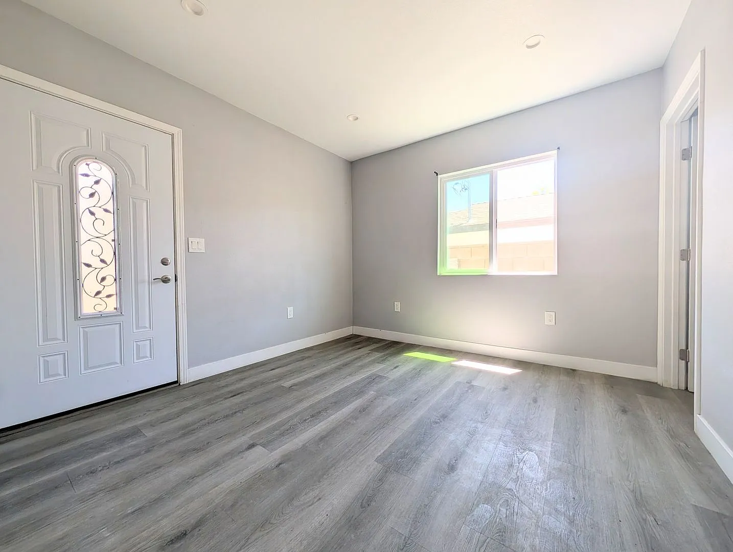Spacious 3bed 2 Bath Back House — Photo 4