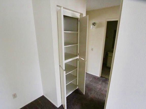 5th image of 1319 Oakwood Dr