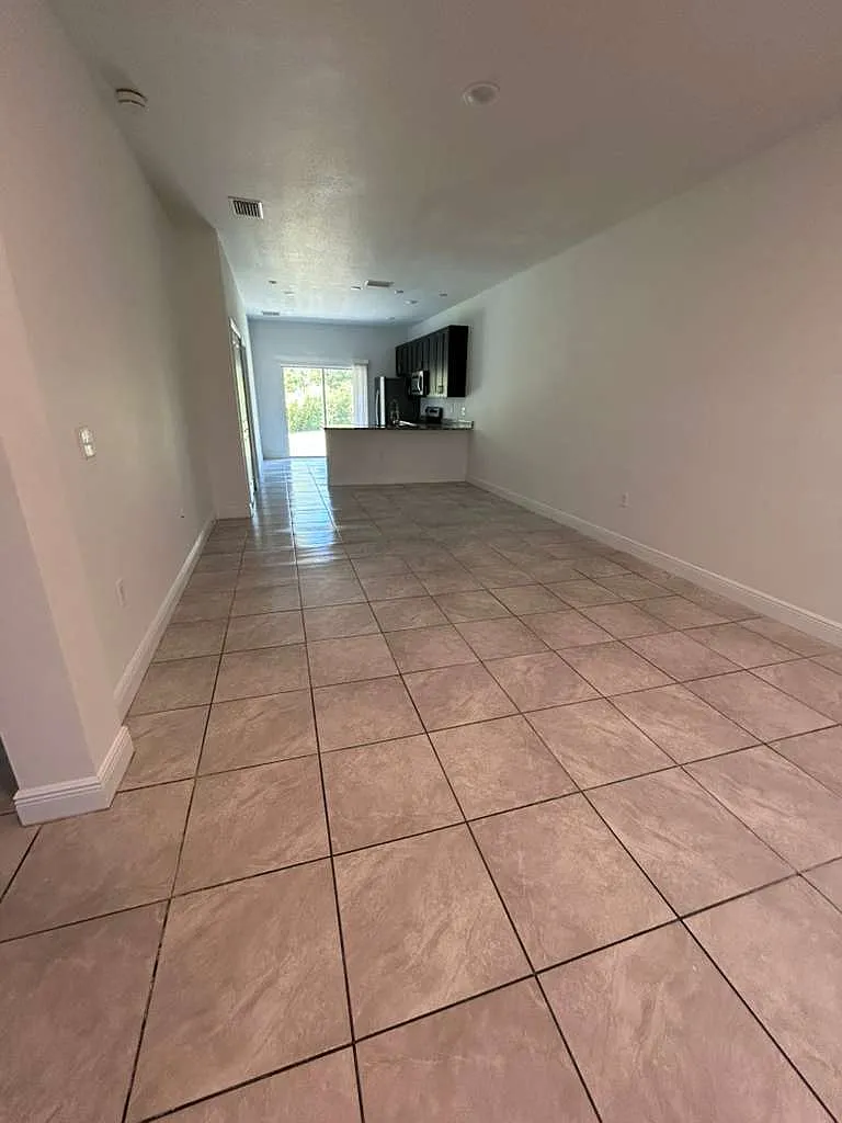 Building Photo - 16170 SW 33rd Avenue Rd #1