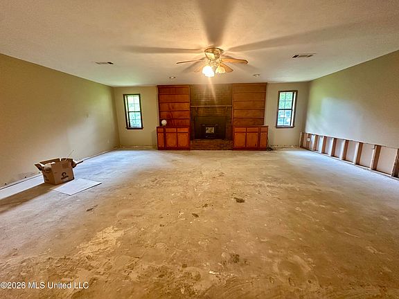 2nd image of 108 Broadmoor Dr
