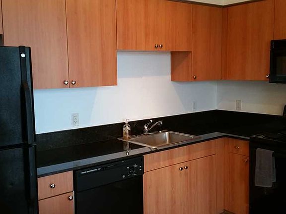 5th image of 1330 West Ave APT 605