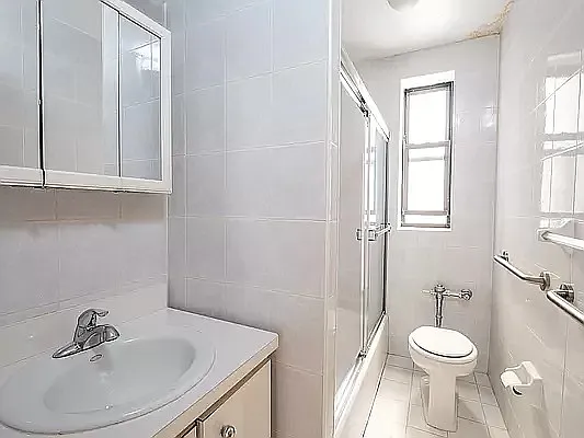 Rented by Contact Realty | media 11