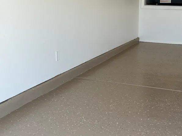 15370 Wanaque Rd #4, Apple Valley, CA 92307