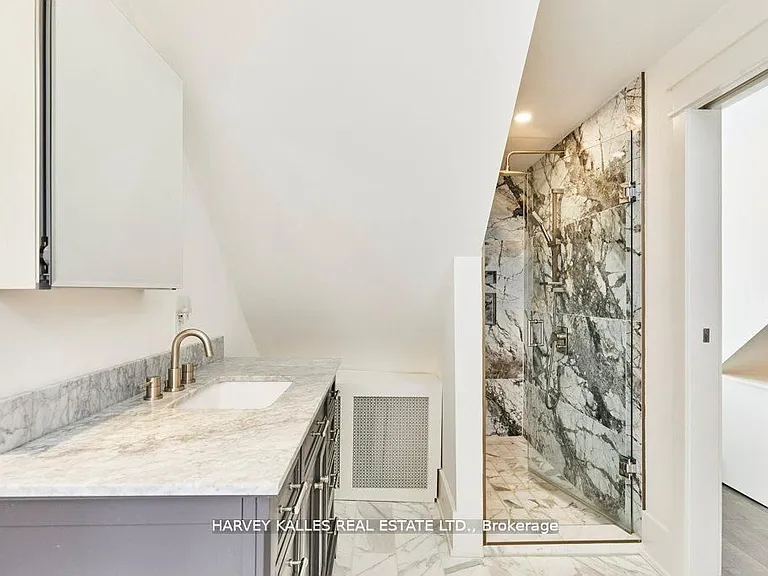 96 Balmoral Ave — Photo 21
