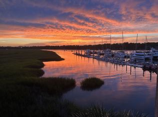 100 Helmsman Way APT 207, Hilton Head Island, SC 29928