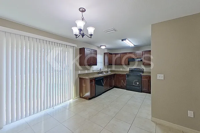 3 bed, 2.0 bath, 1311 sqft, $1,675 — Photo 3