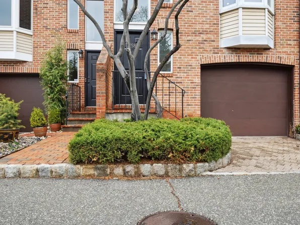158 Forest Street #158, Stamford, CT 06901