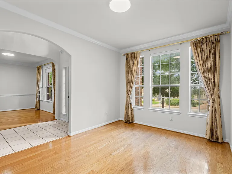 10700 Pointe View Dr — Photo 6