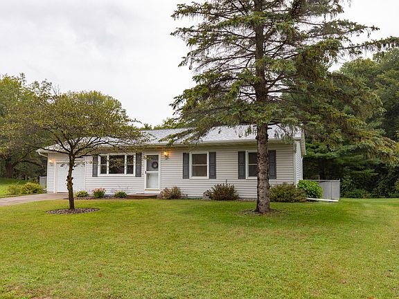 2nd image of 605 Evergreen Dr