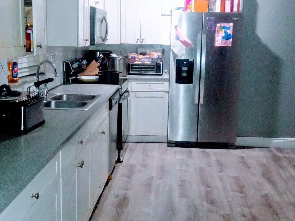 2nd image of 8600 NW 51st Ct