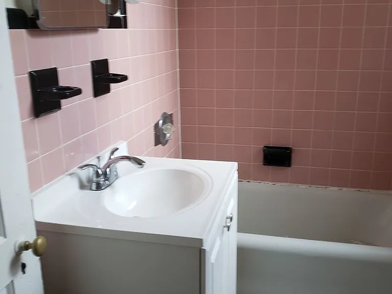 1320 Linden St #B — Photo 8