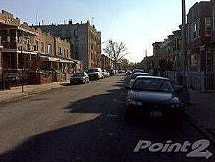 4th image of 115 E 31st St