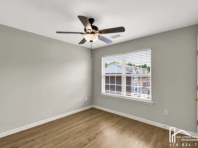 3160 Mill Springs Cir — Photo 21