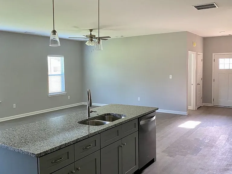 60 Anna Ln #60 — Photo 3