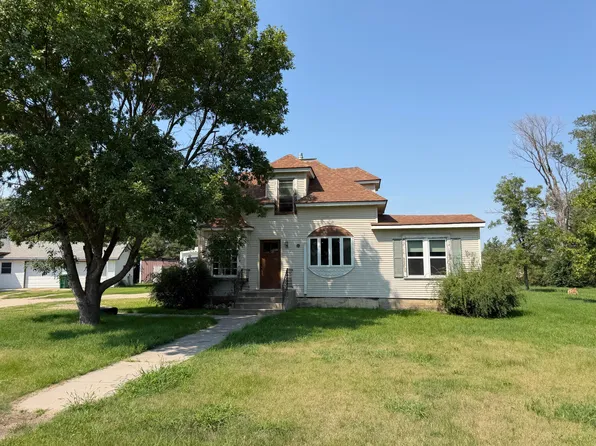 304 W 10th St, Woonsocket, SD 57385
